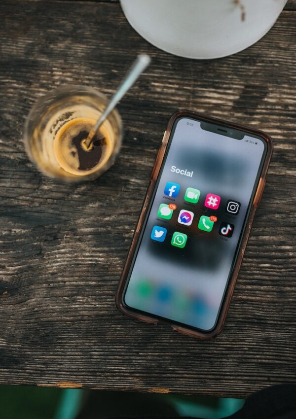 Digital Decluttering: How to Simplify Your Digital Life